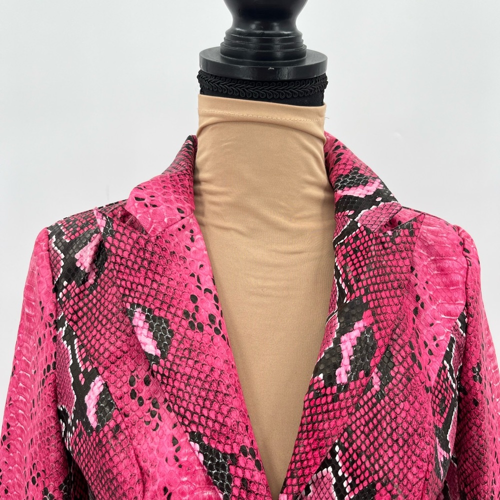 L'ATISTE Hot Pink Snake Print Crop Blazer & Mini Skirt Set - Picture 8 of 13
